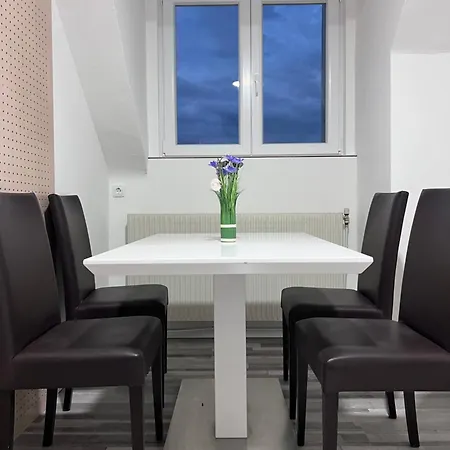 Royal Racing 5 Apartmán